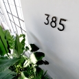Modern huisnummer '' 8 '' - 152 mm gemaakt van Okerbruin staal thumbnail