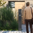 Intercomsysteem met standaard en Keypad module Smart Doorbird D1101KV  in antraciet thumbnail